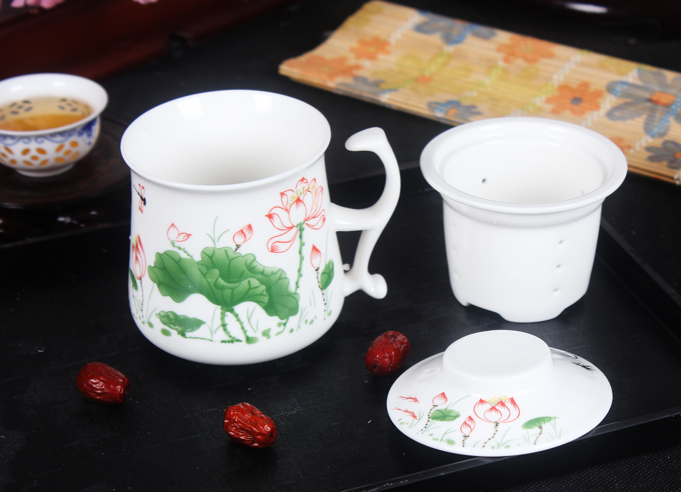 The Product jue ceramic cups three - piece cup with cover filter ceramic cups office personal cup 4 times tea sets