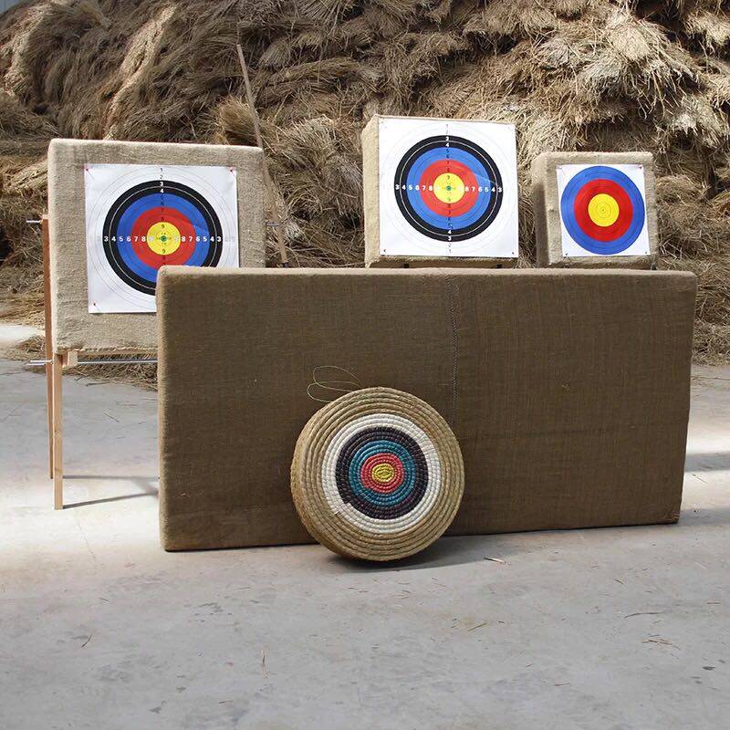 Archery target custom grass target archery equipment bow and arrow grass target shelf target frame bow and arrow target archery hall target wall outdoor scenic area
