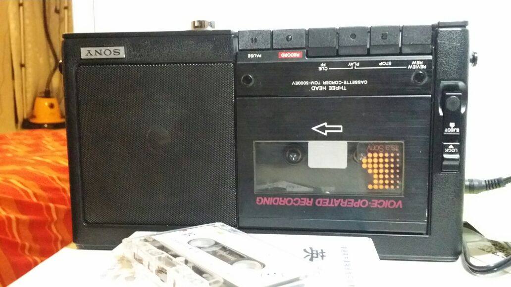 Кассетный плеер Сони ТКМ-5000ev Сони интервью машина ленты из интервью ...