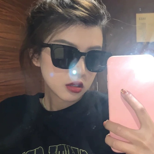 Черные брендовые солнцезащитные очки, изысканный стиль