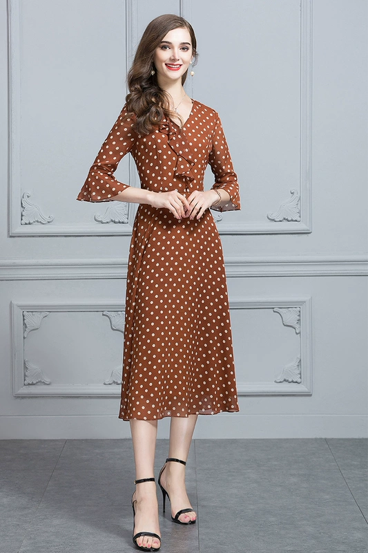 Mực Qinghua 2018 Mùa Hè Mới Thời Trang V-Cổ Đơn Giản Slim Eo Dot In Ấn Georgette Dress