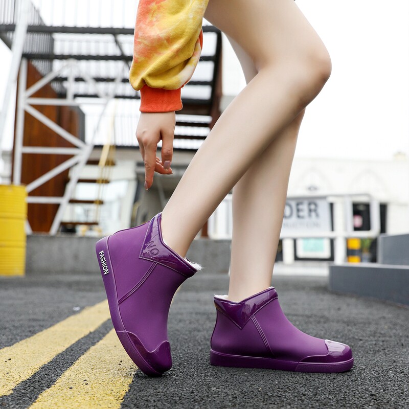 Women's rain boots plus velvet thickened non-slip winter fashion style outer wear detachable integrated water shoes short tube adult tide rain boots