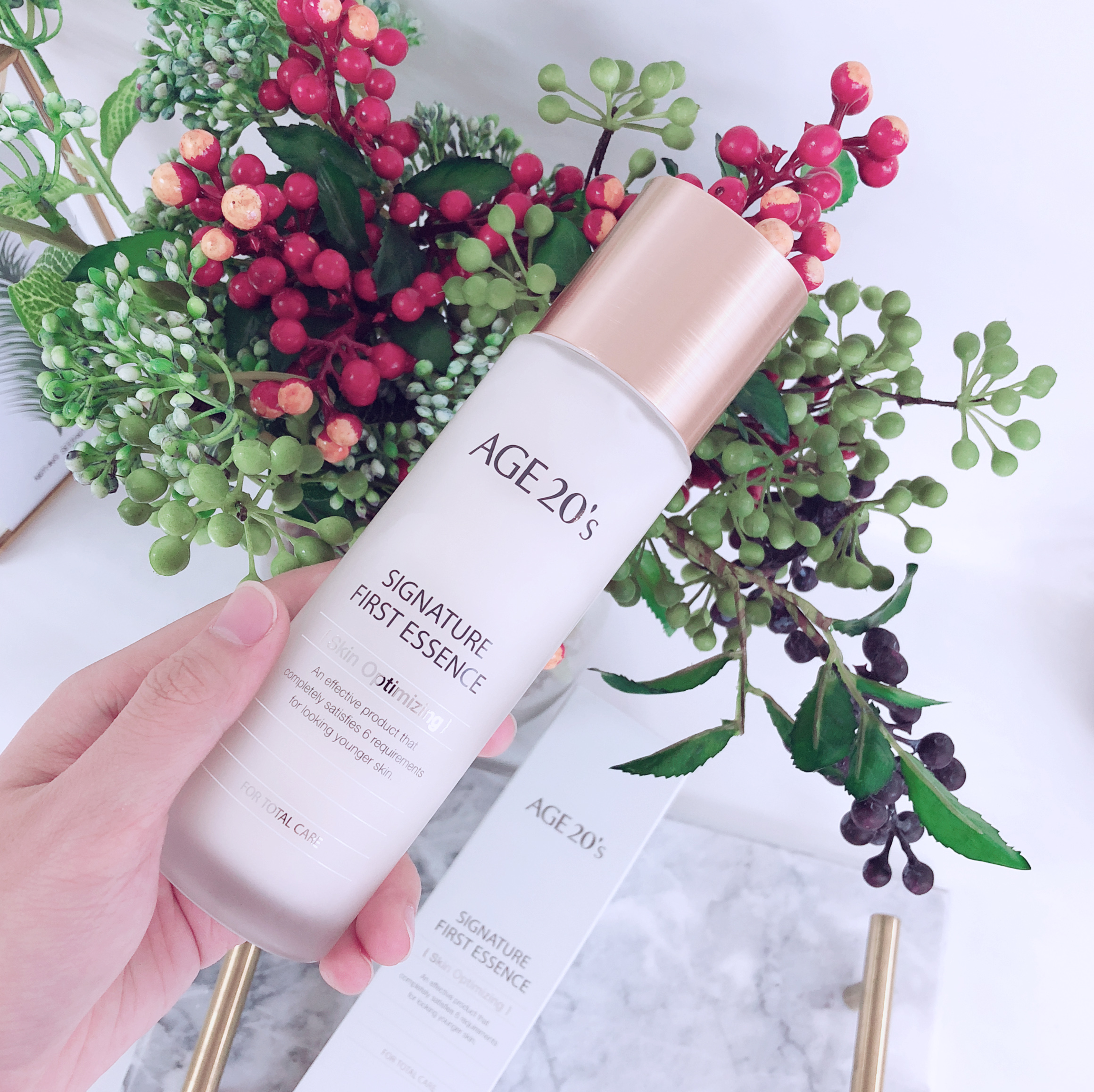 Trang điểm nàng tiên cá vàng Love Jing Age Newborn Beauty Foundation Foundation Giữ ẩm phục hồi cơ bắp cho trẻ em 150ml - Huyết thanh mặt skin1004 serum