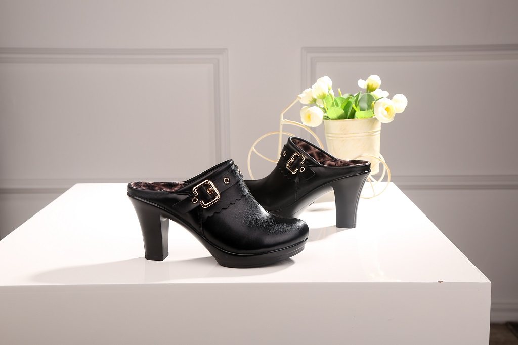 New Fashion Women Slippers Warm Casual Home Try Dressing Room Leather Slippers High Heel Cotton Tug