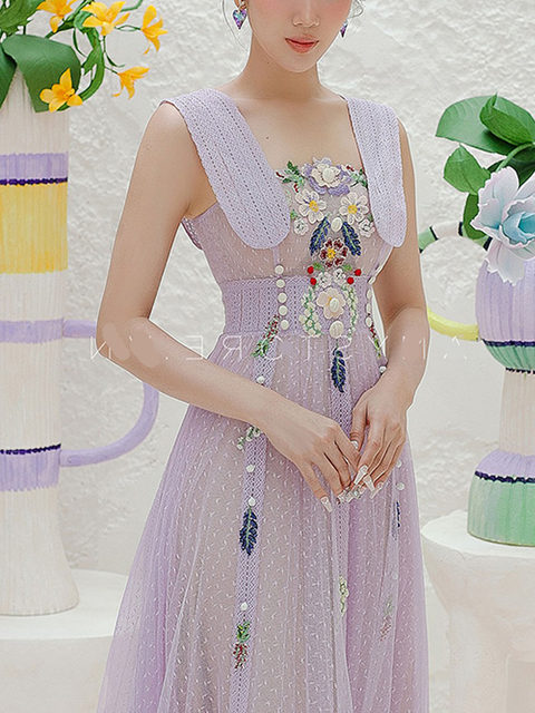Vietnamese niche 2023 summer new celebrity temperament waist embroidered mesh sleeveless high-end goddess dress