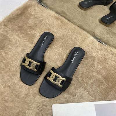 The new sheepskin summer large-sized lazy shoes are perfect for women to wear with flat slippers and metal buckle one-shoulder flip-flops