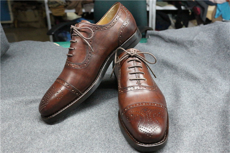 Goodyear Handmade Carved Three-Joint Oxford Shoes with Vintage Coloring