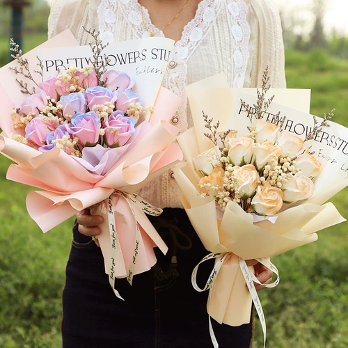 Законченная букет с сломанной ледяной розой, полная небесных подруг подруг подруг