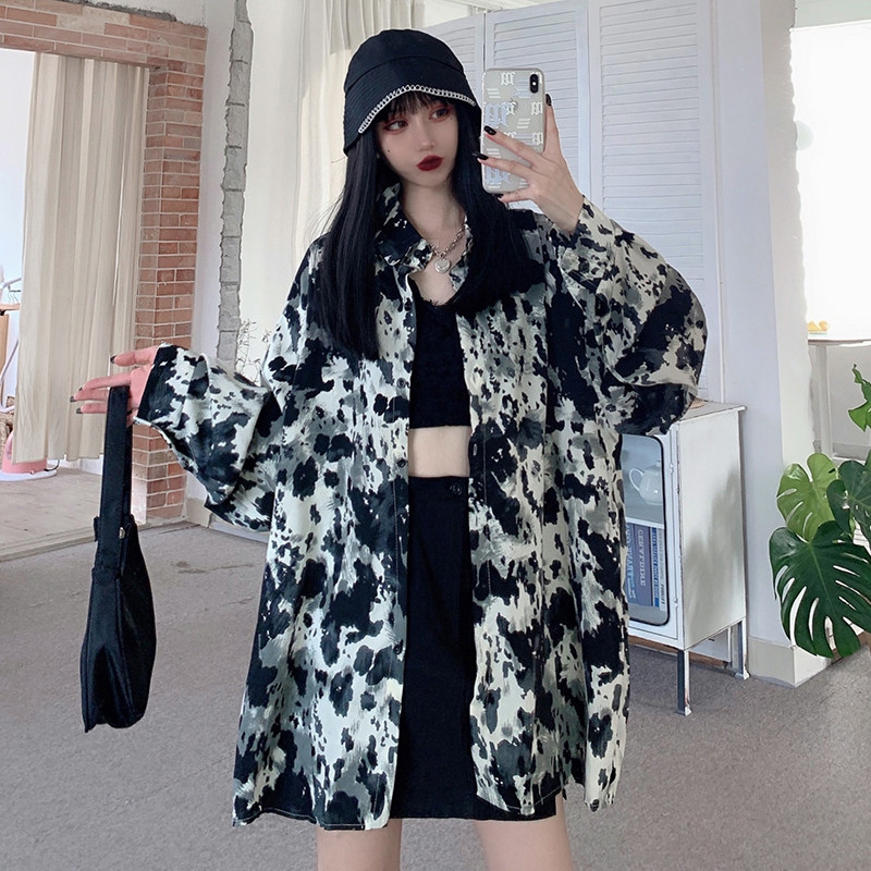 2022 New Early Spring Retro Port Taste Outside Wearing 100 lap design sensation Small crowdsourced salted shirt Shirt Shirt Woman Blouse