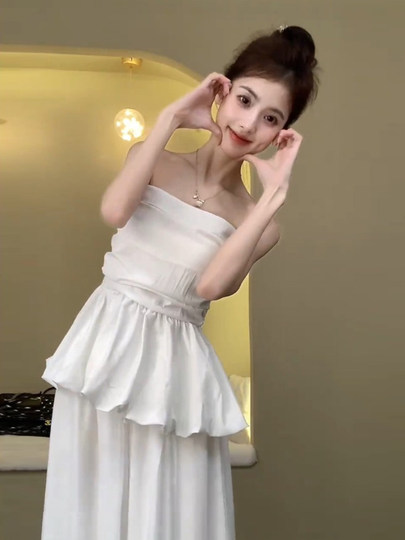 Weißes, flauschiges, kurzes Röhrenoberteil mit Blütenknospen für Damen, schlank machendes, taillierendes Rock-Weste-Oberteil, sommerliches, brustumwickeltes Oberteil