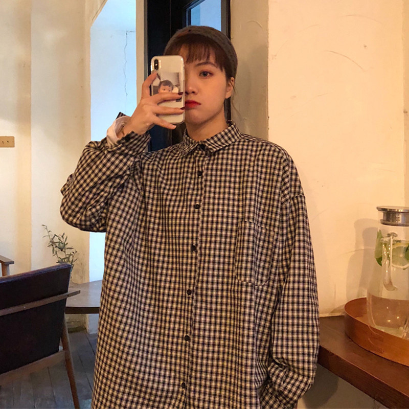 2021 Spring and Autumn Korean version of retro Hong Kong flavor loose Joker design sense niche retro plaid shirt shirt female students
