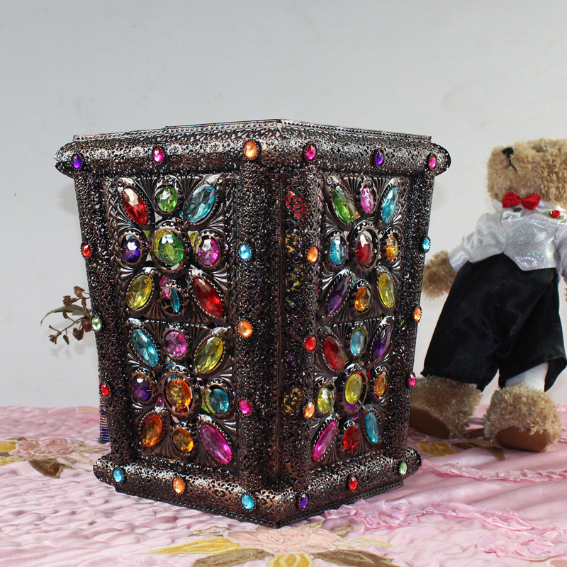 Vatican Iron Art Featured Retro Trash Cans Embed in Seven Throngs of Treasure Everest Noble Home Tabletop Containing barrel