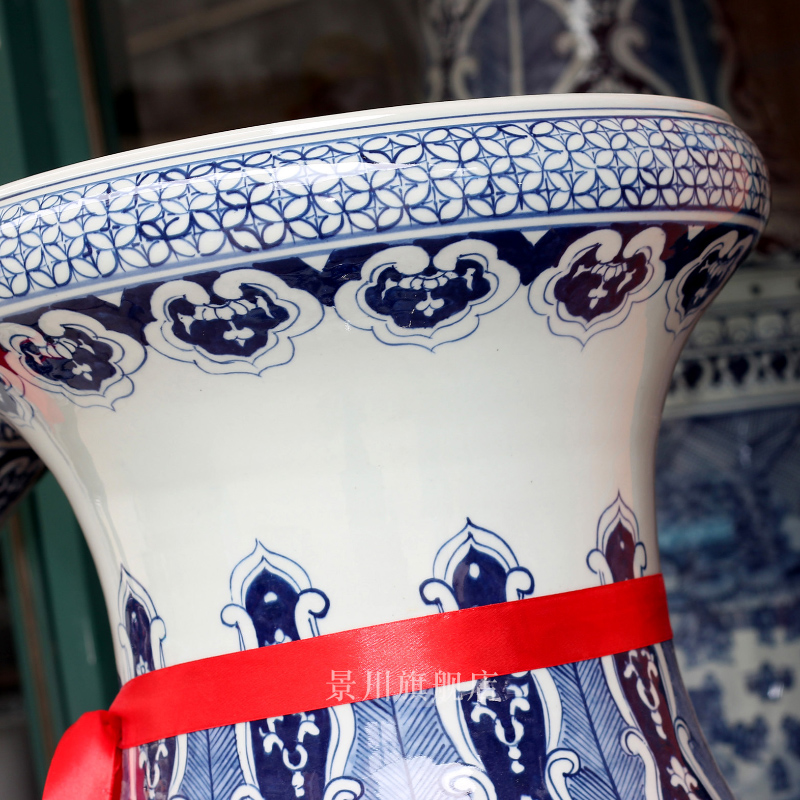 Jingdezhen blue and white antique hand - made ceramic guest - the greeting pine of large vase after classical decorative furnishing articles opening gifts
