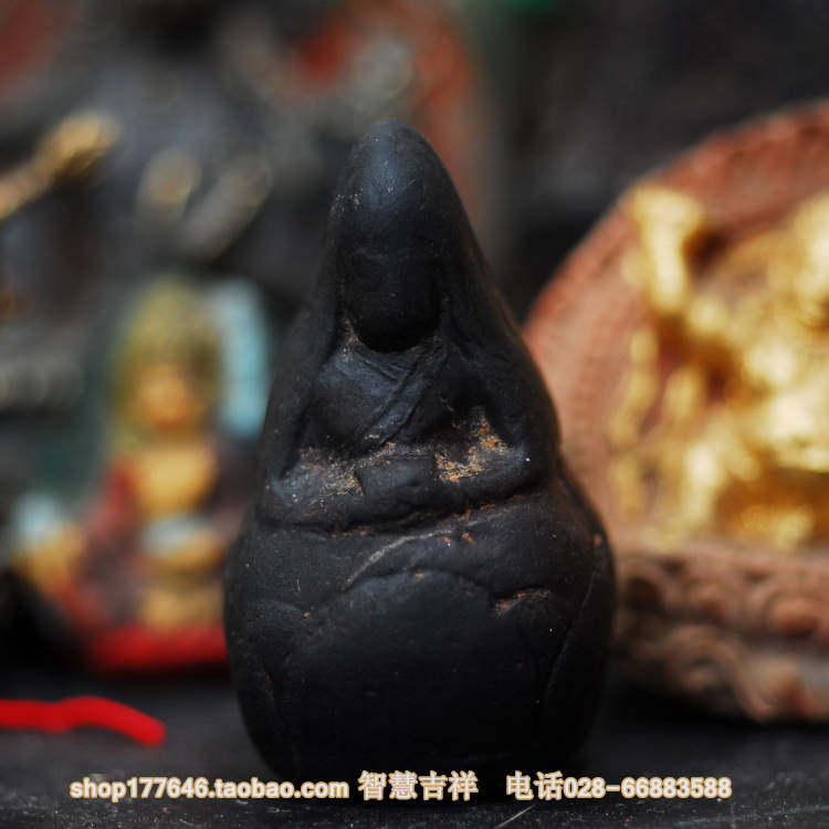 Tibetan sacred object Dale Lotus Master Red Lama Zuo Zuo leaning Maduo old Buddha statue is very rare and has been released for appreciation