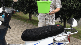 Hao Xun xe máy điện seat cover đạp pin xe chống thấm kem chống nắng net bộ bốn mùa phổ ghế đệm che thoáng khí da yên xe máy	