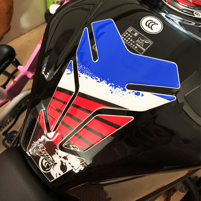 CB650R fuel tank cap sticker modified sticker fishbone sticker fuel tank 2 side anti-scratch sticker Fuel tank anti-collision strip instrument film