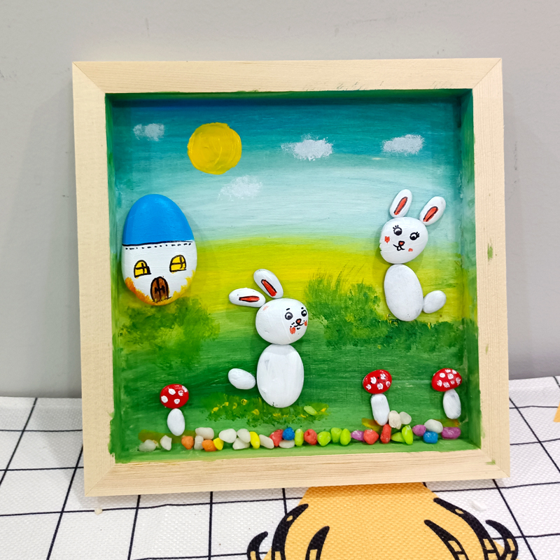 Homeland Cultural Characteristics, Handmade Works, Kindergarten Handicraft Materials, Season: Winter, Primary School Students' Hand-Painted Stone Mosaic Homeland Cultural Characteristics, Handmade Works, Kindergarten Handicraft Materials, Season: Winter, Primary School Students' Hand-Painted Stone Mosaic
