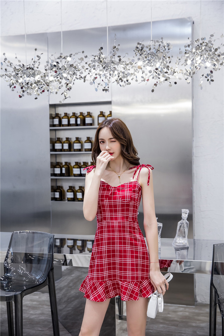 VK旗艦店 韓國風名媛性感格紋系帶緊身細肩帶無袖洋裝