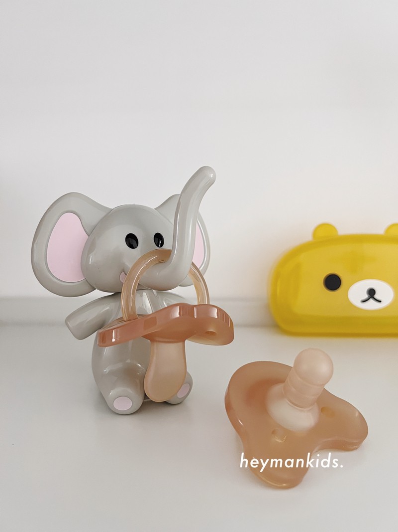 heymankidds | Canadian melii baby pacification pacifier drain hanging rack containing shelf small elephant swing piece-Taobao