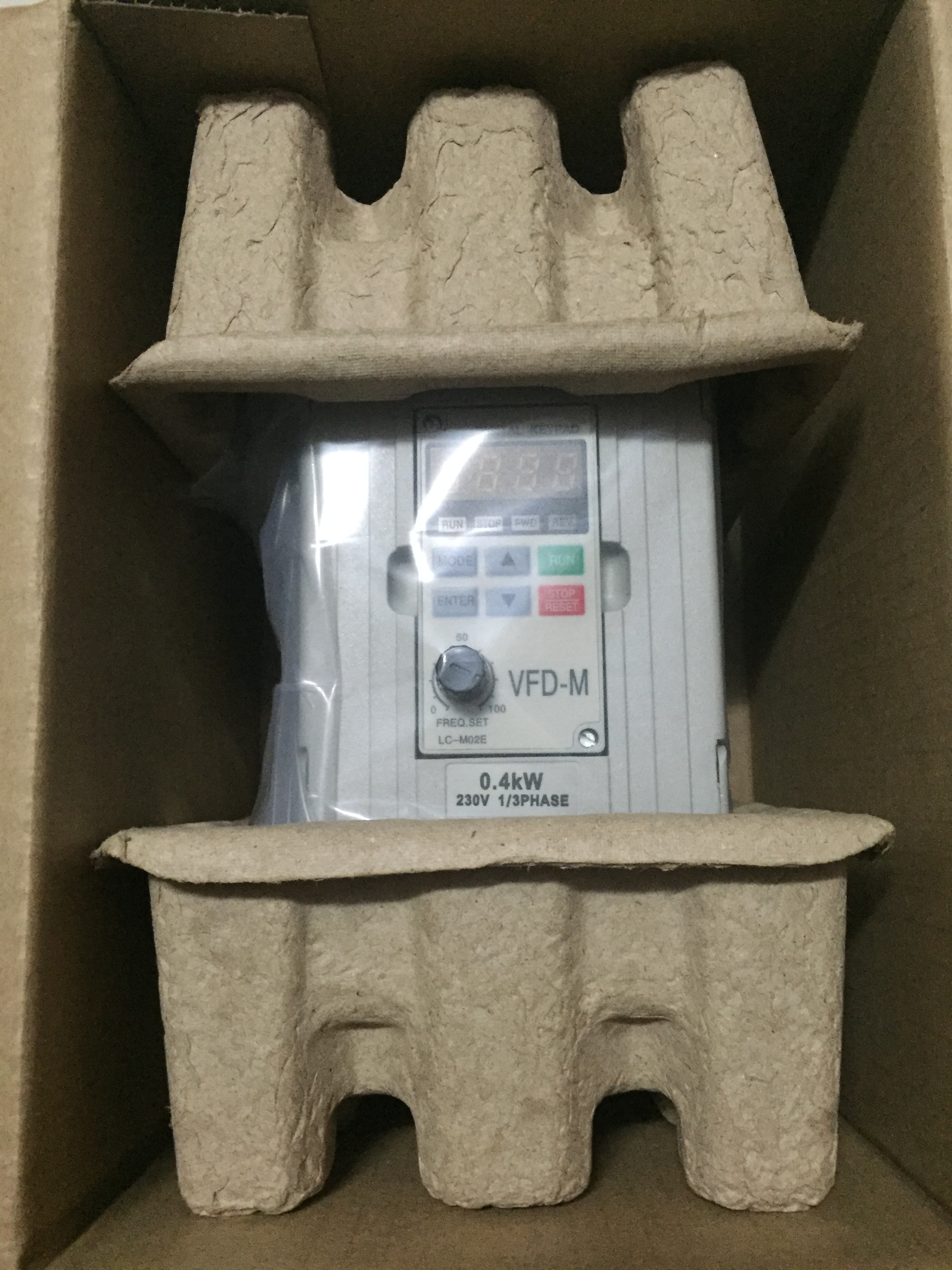 VFD004M21A Taida frequency converter 220V 400W 230V 230V film online technical support