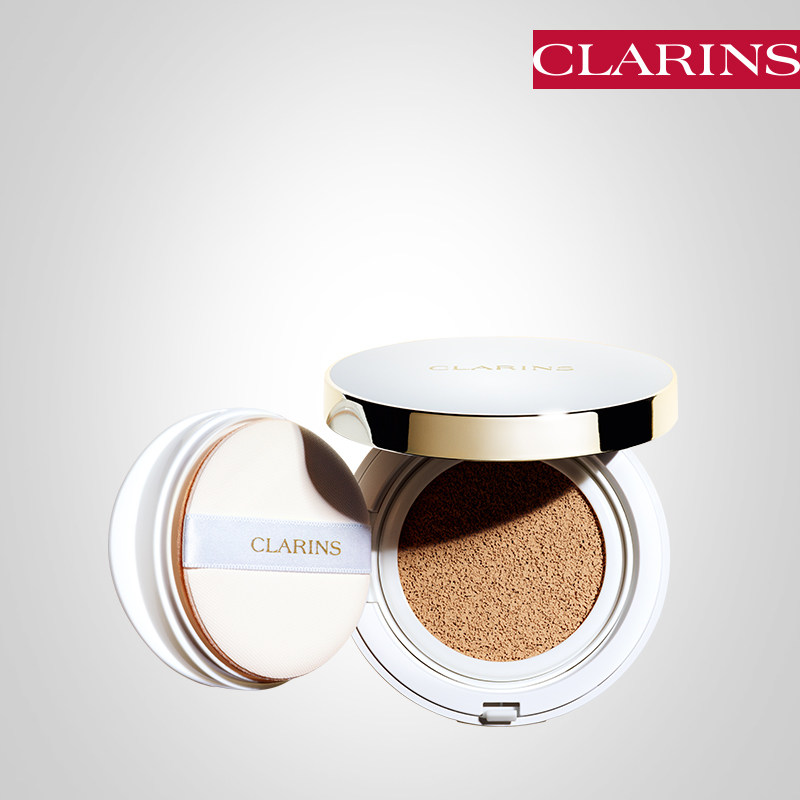 Clance is light and flawless air cushion foundation. It is not easy to take off makeup and concealer. It is moist and natural.