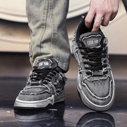 Men's shoes 2026 new spring trendy brand distressed washed denim shoes men's sports and leisure thick-soled breadboard shoes