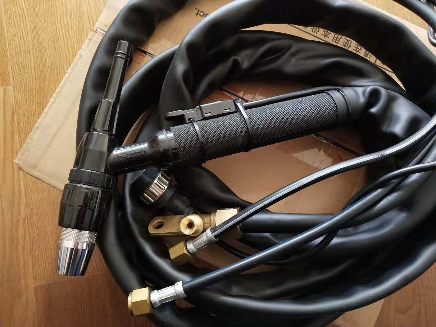 YC-500WX4 Panasonic argon arc welding torch YT-50TSW1HAE Panasonic 500A Argon arc welding torch YT-50TSW1