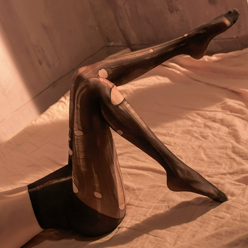 Рука разорвалась в чулках!Парень разрывается!Сексуальные тонкие яростные руки Pantanos и Pantanic Lands Носки