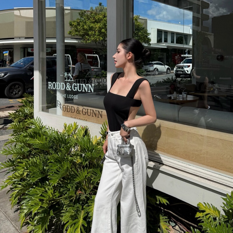 Nalysa Shenzhen High-End Goods! Pure Desire Black One-Piece Top for Vacation Travel, Backless Camisole for Outerwear