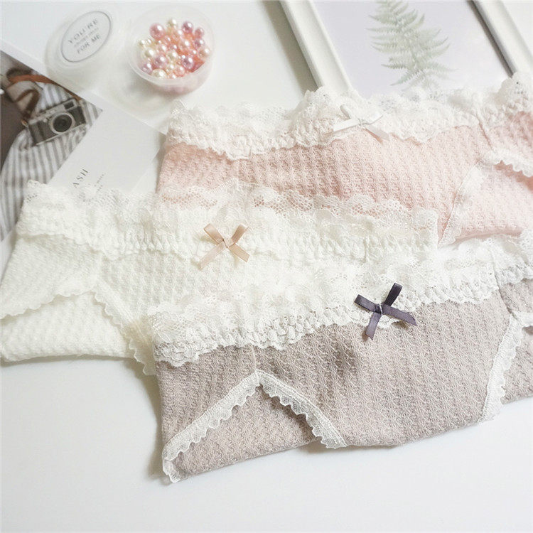 4 pairs of Sen women's cotton comfortable girl briefs Lace cute bow underwear with a low waist