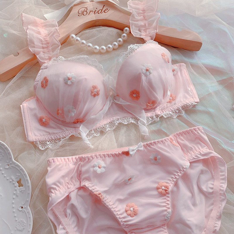 Sweet and cute girl's underwear comfortable with steel ring embroidered thin cup large chest display small underwear suit large size to gather