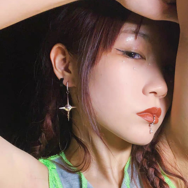 2020 New tide of the new tide of mouth and mouth decoration personality unique minimalist clamp network red temperament in accessories