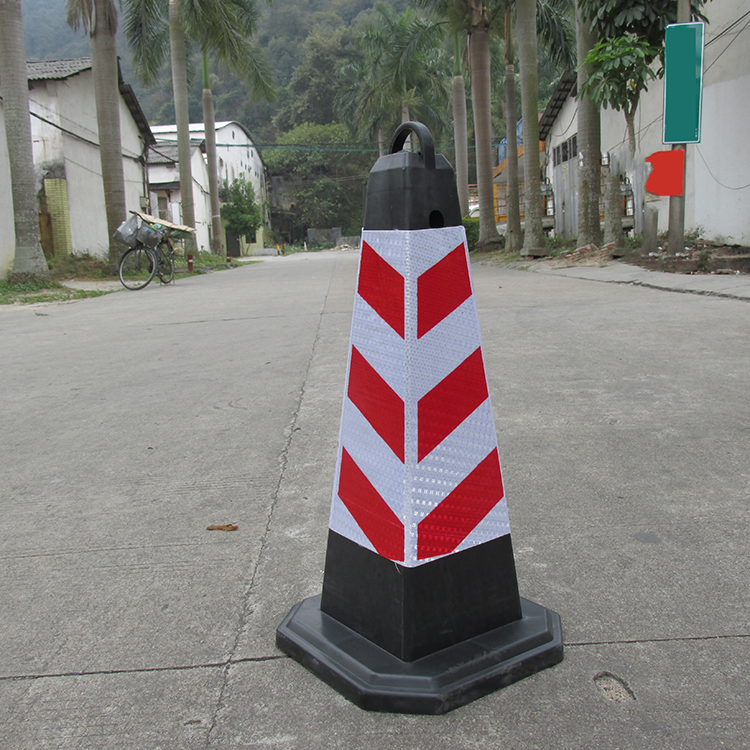 Reflective plastic rubber road cone barricade isolation pier square cone do not park no parking ice cream barrel warning sign