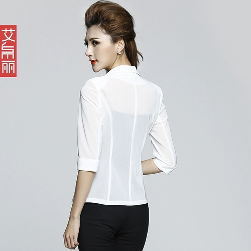 Короткий летний тонкий пиджак классического кроя для отдыха, облегающий крой