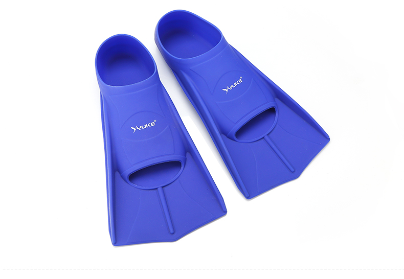 Ngắn chân dành cho người lớn bơi lặn snorkeling vây trẻ em đào tạo ếch chân vịt tự do silicone vịt 蹼 phao tắm