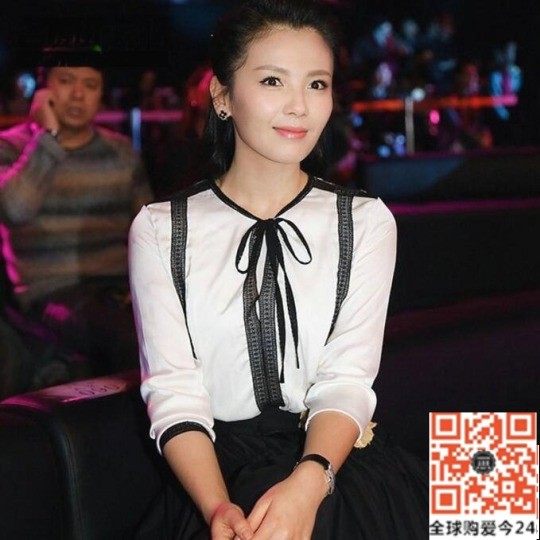 Hong Kong 2020 Liu Tao star same style white fashion slim shirt bow top professional OL shirt female