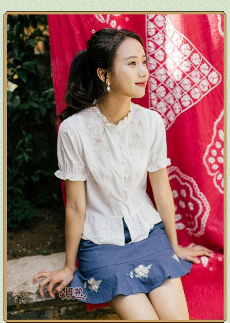 Nụ hoa đầu tiên 2019 mùa hè mới của phụ nữ nghệ thuật retro cổ nấm bằng gỗ thêu áo sơ mi ngắn tay hoang dã - Áo sơ mi sơ mi cộc tay