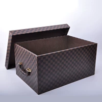 Коричневая сетка с большими аппаратными ручками