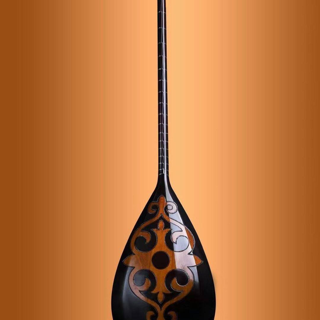 人気のオンラインドンブラ奏者：バッグと弦が無料で付属、新疆への送料は無料です。