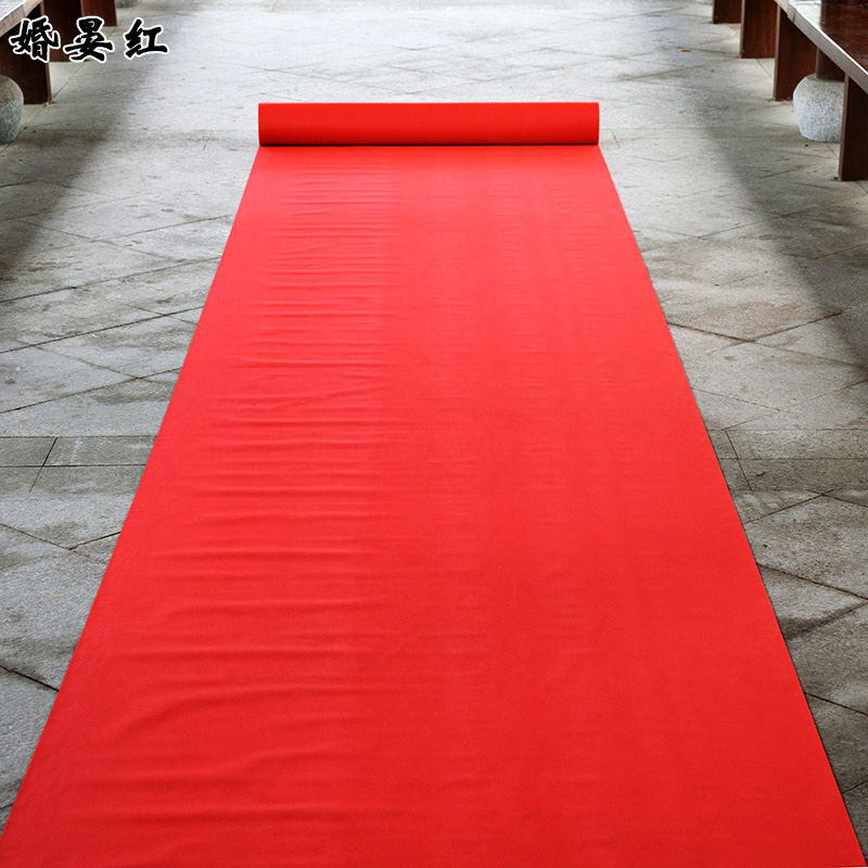 Почему дорожки красные. Красный ковер дорожка. Ковры дорожки длинные. Красная ковровая дорожка. Ковровые дорожки цвет красный.
