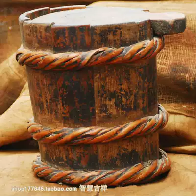 A super-old wooden club Museum transferred by Tibetans is available