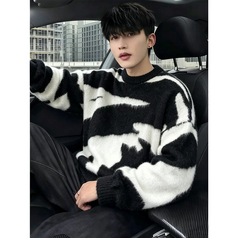 Trendy Brand Autumn and Winter Thick Black and White Color-Blocked Sweater Men's Round-Neck Hong Kong Style Knitwear Loose Oversized Base Shirt Trendy Brand Autumn and Winter Thick Black and White Color-Blocked Sweater Men's Round-Neck Hong Kong Style Knitwear Loose Oversized Base Shirt
