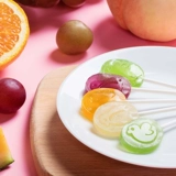 不二家 60 Lollipop 60 Multi -Flavors, чтобы дать подругам