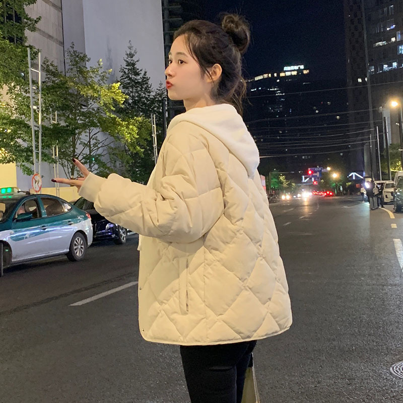 Korean Style New Lightweight Round-Neck White Duck down Jacket for Petite Women, Short Quilted Collarless Coat with Inner Cotton Padding Korean Style New Lightweight Round-Neck White Duck down Jacket for Petite Women, Short Quilted Collarless Coat with Inner Cotton Padding
