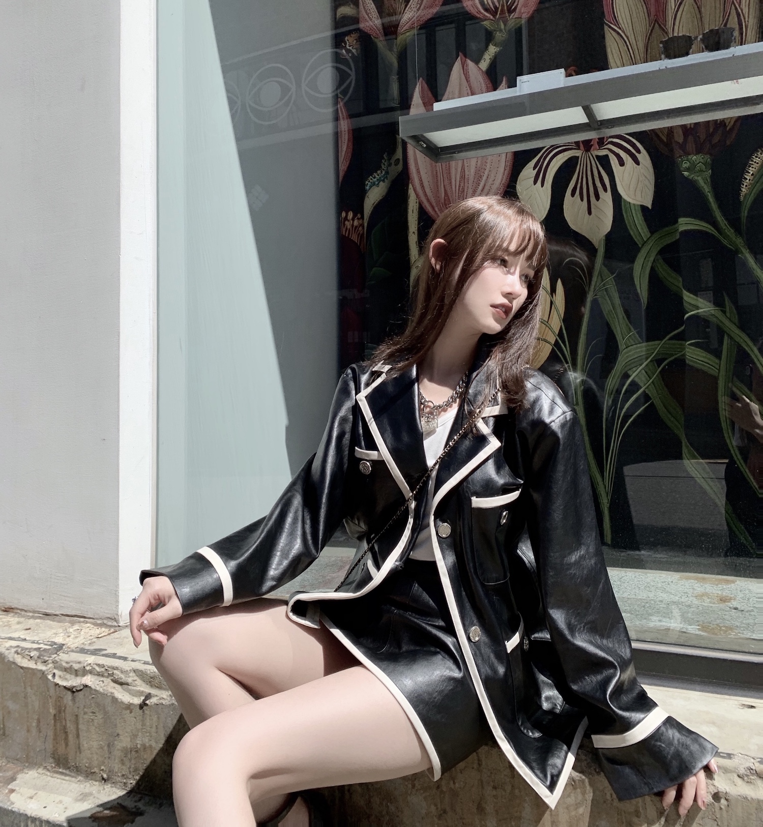 (50% clearance) fashionable rich girl retro small fragrance black pu leather suit skirt suit