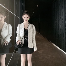 (5 fold clearance) (Rich Little Princess) Autumn bubble sleeve stripe polo point niche fashionable suit jacket