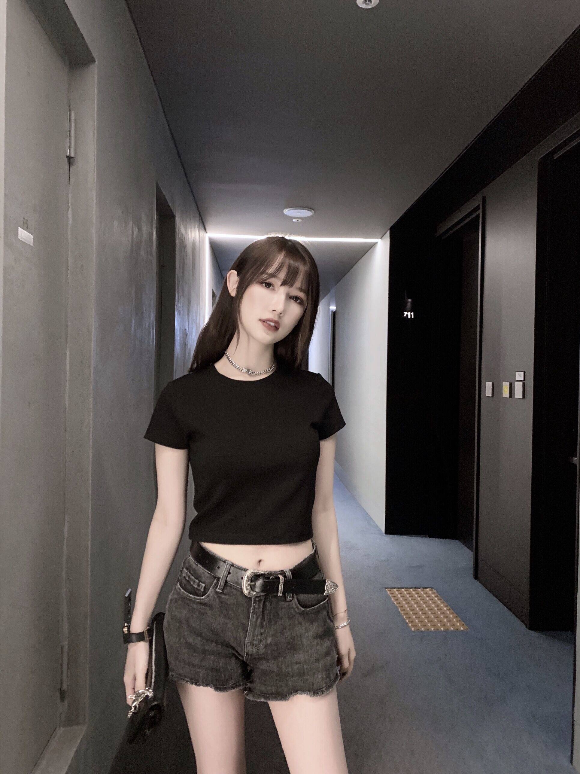 CHICYOU bi entry recommended black and white grey color trims with slim rounded collar short 100 lap T-shirt short sleeve tee