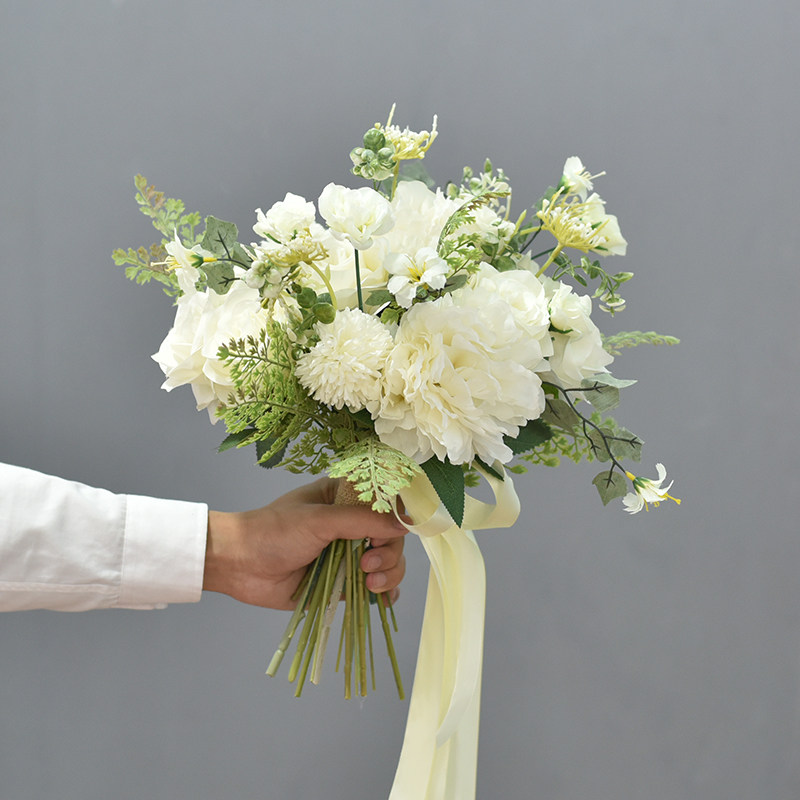 Han-style round bouquet bridal hand holding flower emulated flower pendulum piece collar certificate Marriage furnishing wedding house flower arrangement shooting props