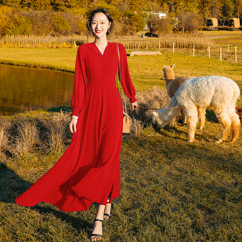 2021 New Bohemian Hooded Long-Sleeved Chiffon Dress with Waist Slimming and Large Hem Beach Dress