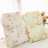 Mùa xuân và mùa thu Phụ nữ Cotton Gạc đôi Đồ ngủ Phụ nữ Bông Dịch vụ tại nhà dài tay Đặt mùa hè mỏng Dâu nhỏ Hoa bộ mặc nhà cao cấp